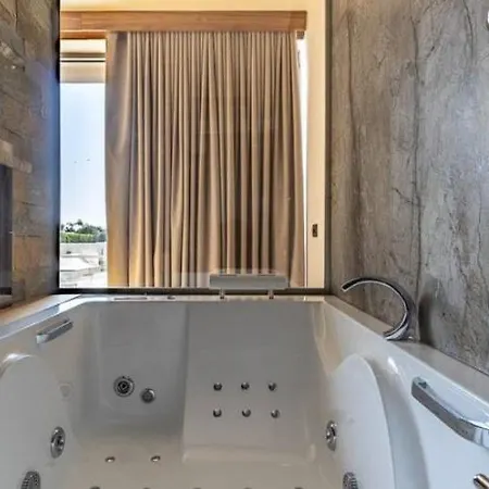 Bliss Premium Jacuzzi By Cape Of Rodon Durrës